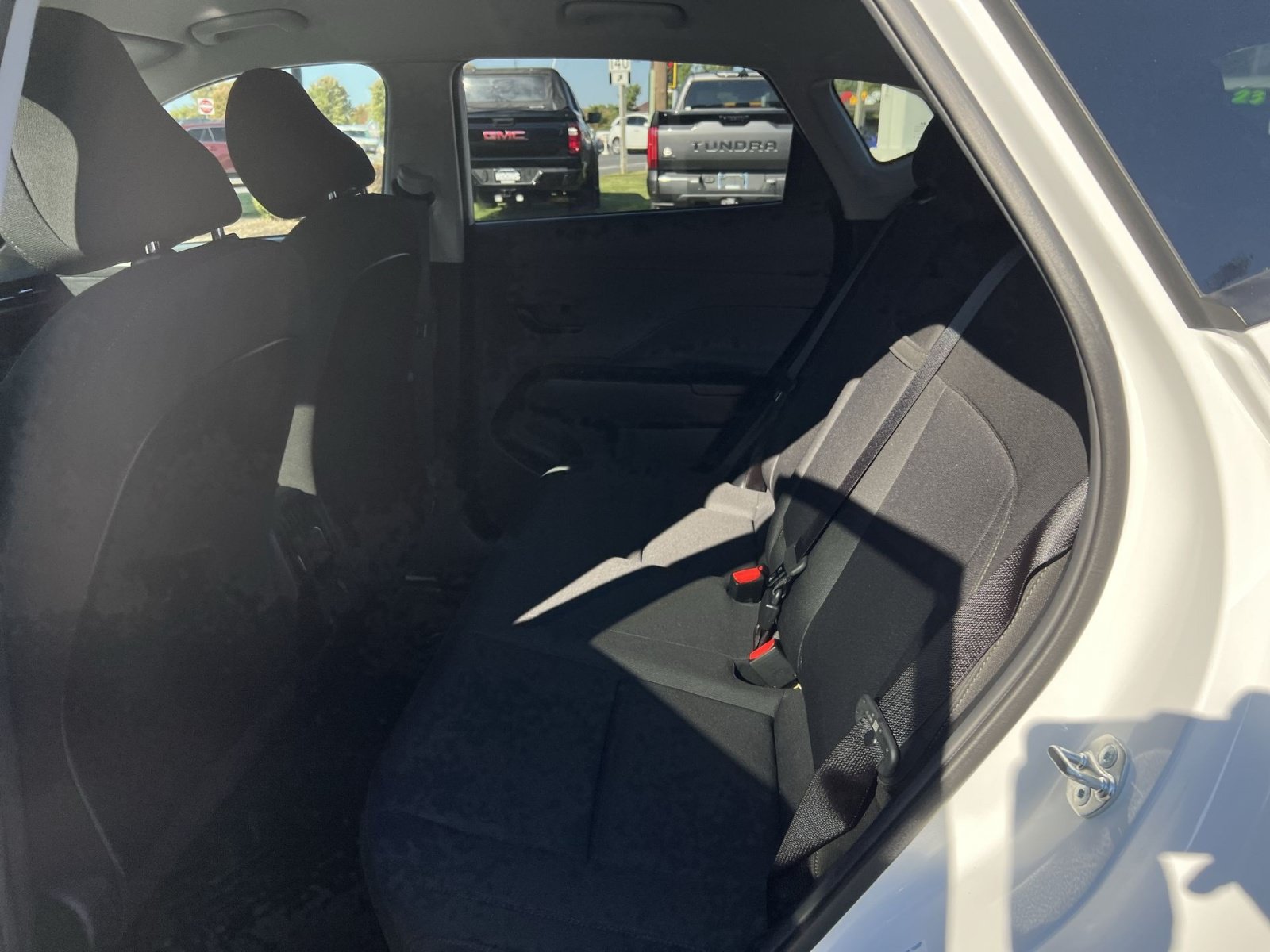Used 2025 Hyundai Kona SEL FWD image 23