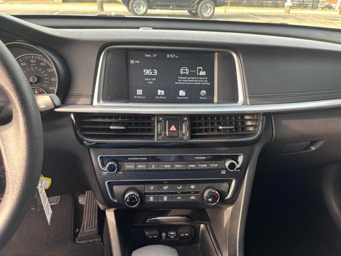 Used 2020 Kia Optima LX image 19