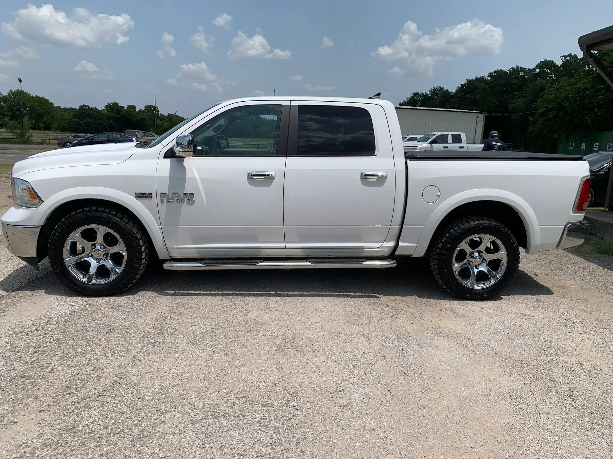Used 2018 RAM 1500 Laramie w/ Convenience Group AWD/4WD image 2