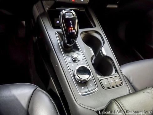 Certified 2025 Cadillac XT4 Premium Luxury image 19