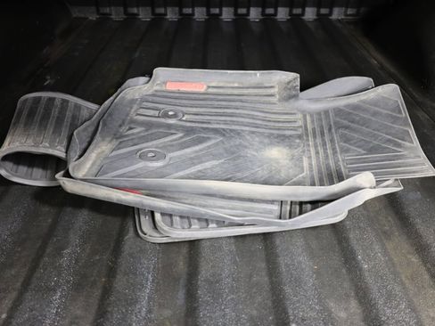 Used 2016 GMC Canyon SLE image 34