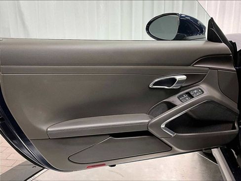 Used 2019 Porsche 718 Cayman image 23