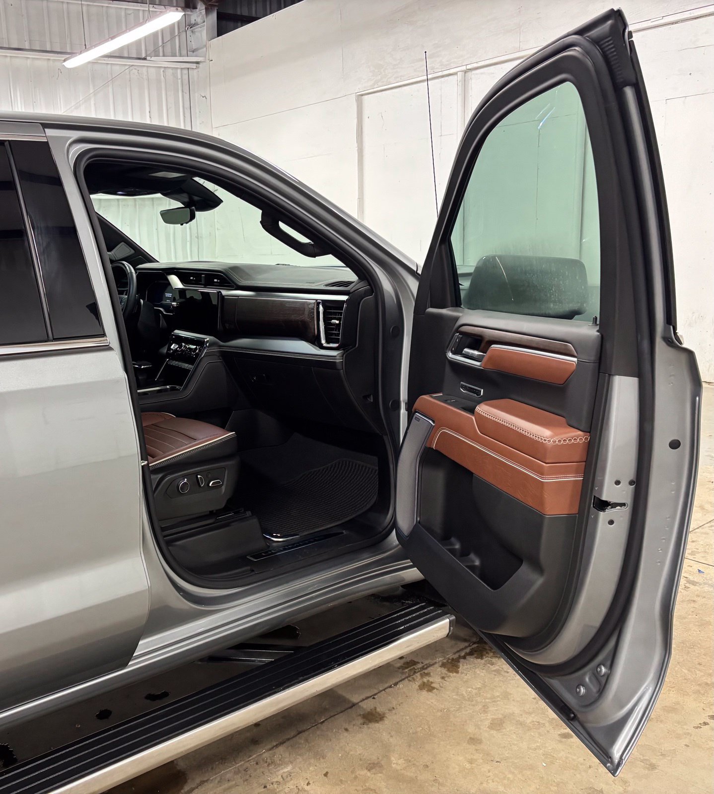 Used 2025 GMC Sierra 1500 Denali Ultimate AWD/4WD image 17