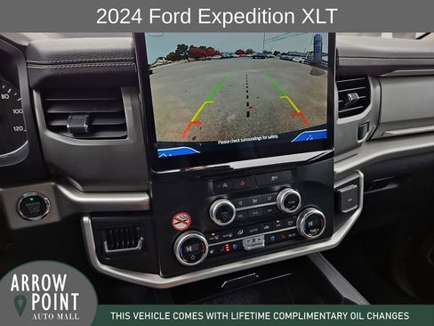 Used 2024 Ford Expedition XLT image 24