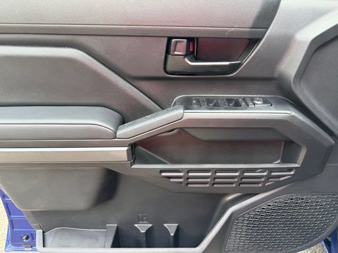 Certified 2025 Toyota Tacoma SR5 AWD/4WD image 15