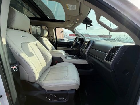 Used 2018 Ford Expedition Platinum image 30