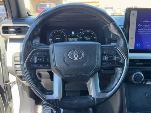 Used 2024 Toyota Tacoma TRD Off-Road image 18