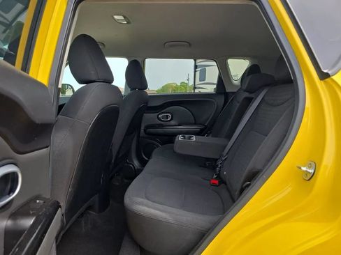 Used 2015 Kia Soul ! FWD image 32