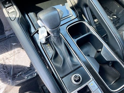 Used 2023 Kia Telluride EX w/ EX Captain's Chair Package image 17