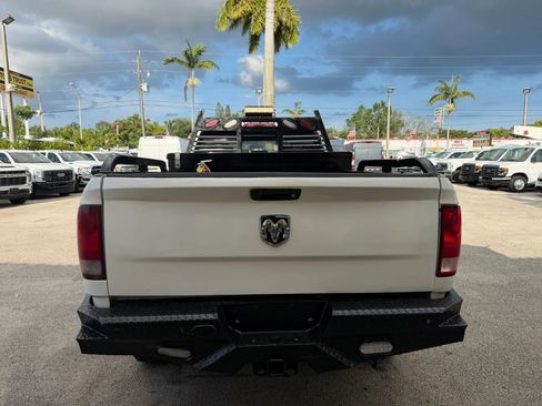 Used 2017 RAM 3500 Tradesman w/ Chrome Appearance Group AWD/4WD image 4