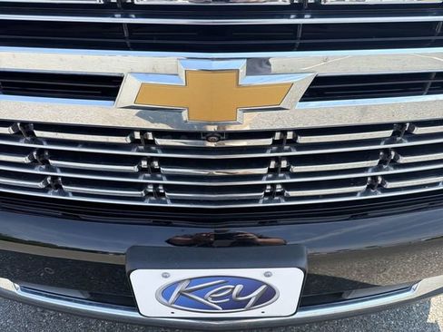 Used 2023 Chevrolet Tahoe Premier w/ Premium Package AWD/4WD image 32
