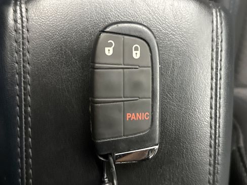 Used 2024 Jeep Compass Latitude AWD/4WD image 10