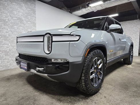 Used 2022 Rivian R1T Adventure image 5