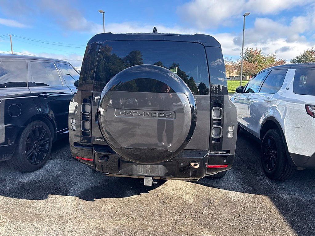 Used 2024 Land Rover Defender 130 X AWD/4WD image 5