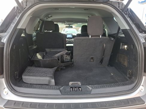 Certified 2022 Ford Explorer XLT w/ Class IV Trailer Tow Package image 28