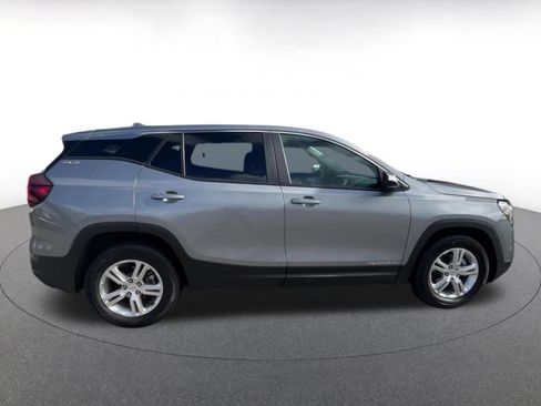 Used 2024 GMC Terrain SLE FWD image 15