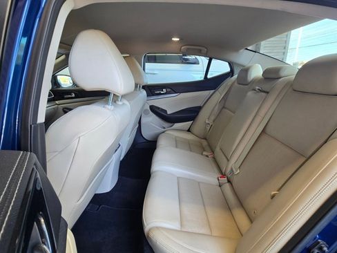 Used 2017 Nissan Maxima 3.5 SV image 18