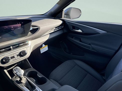 New 2026 Buick Envista Preferred w/ Convenience I Package FWD image 14