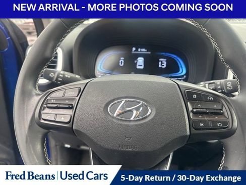 Used 2023 Hyundai Venue Limited w/ Cargo Package FWD image 9
