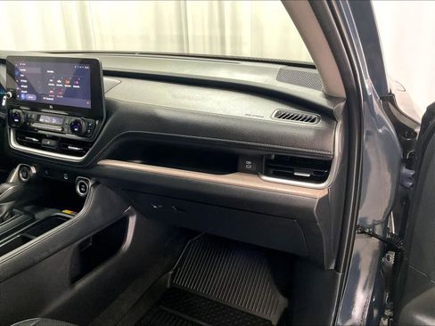Used 2025 Toyota Grand Highlander FWD image 13