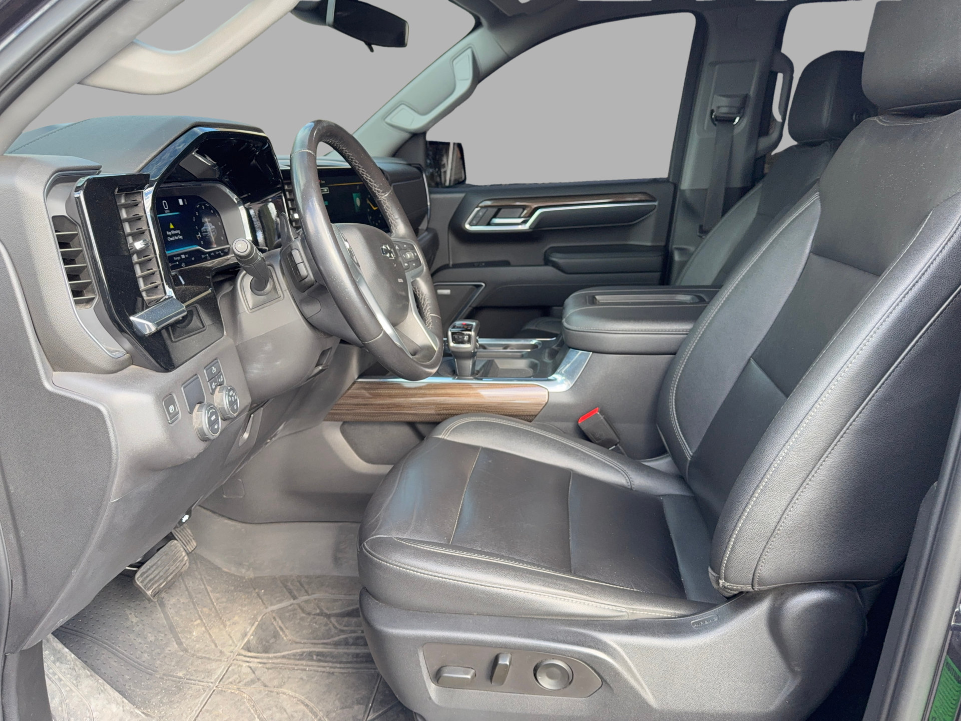Used 2022 Chevrolet Silverado 1500 RST w/ Convenience Package II RWD image 9
