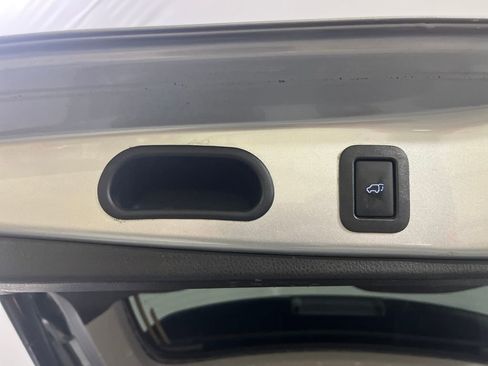 Used 2015 Toyota Highlander Limited Platinum image 14