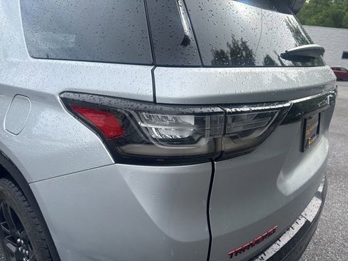 Used 2019 Chevrolet Traverse Premier w/ Redline Edition AWD/4WD image 9