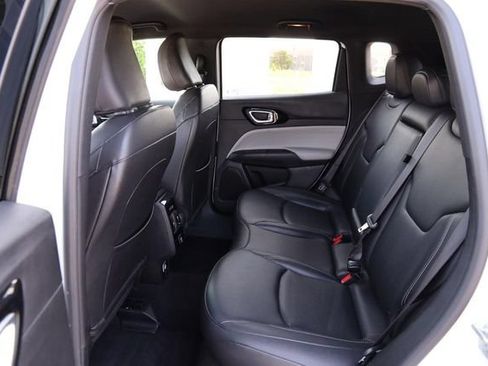 Used 2025 Jeep Compass Limited AWD/4WD image 9