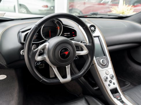 Used 2012 McLaren MP4-12C Coupe RWD image 12