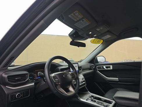 Used 2023 Ford Explorer XLT w/ Equipment Group 202A image 11