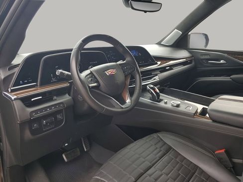 Certified 2023 Cadillac Escalade Sport Platinum w/ LPO, ONYX Package image 30