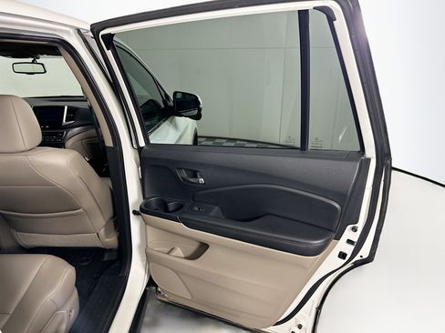 Used 2016 Honda Pilot EX-L image 32