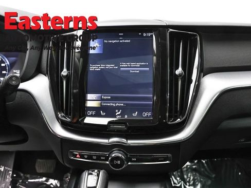 Used 2019 Volvo XC60 T6 Momentum w/ Premium Package image 12