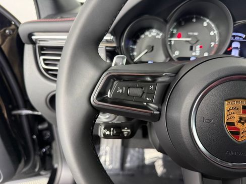 Certified 2026 Porsche Macan AWD/4WD image 32