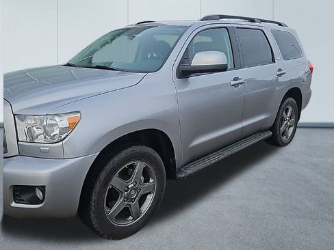 Used 2017 Toyota Sequoia SR5 image 6