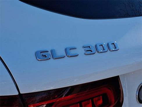 Used 2022 Mercedes-Benz GLC 300 4MATIC image 30