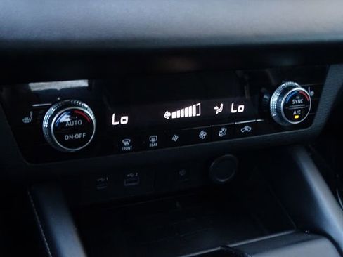 Used 2022 Mitsubishi Outlander SE image 35