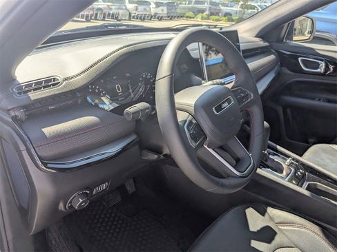 Used 2024 Jeep Compass Trailhawk image 16