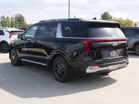 New 2026 Kia Carnival SX image 6