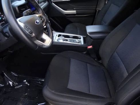 Certified 2022 Ford Explorer XLT w/ Class IV Trailer Tow Package image 6