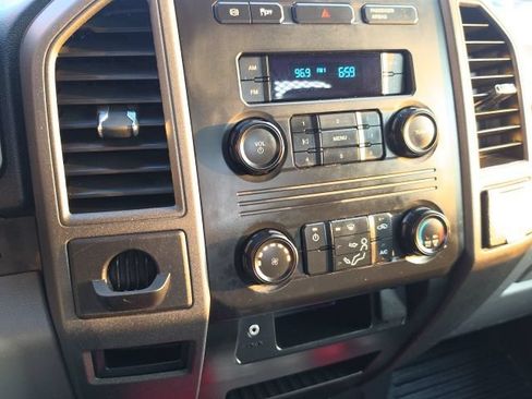 Used 2017 Ford F550 2WD Regular Cab Super Duty image 16
