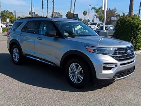 Used 2023 Ford Explorer XLT w/ Equipment Group 202A image 2