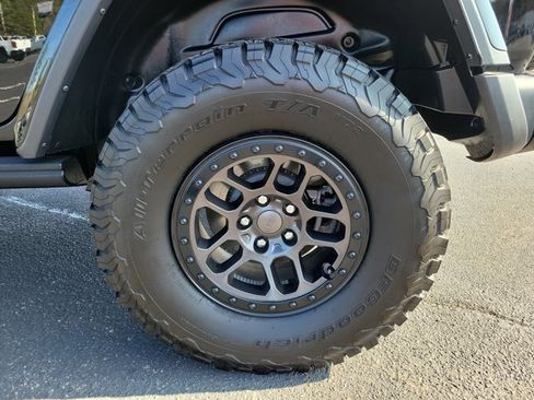Used 2023 Jeep Wrangler Unlimited Rubicon w/ Xtreme 35 Tire Package image 9