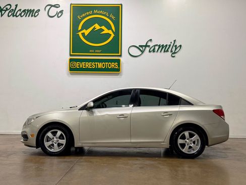 Used 2016 Chevrolet Cruze LT FWD image 4