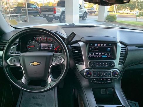 Used 2017 Chevrolet Suburban LS AWD/4WD image 16