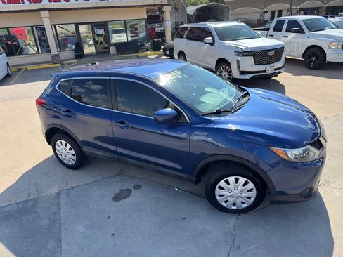 Used 2019 Nissan Rogue Sport S image 3