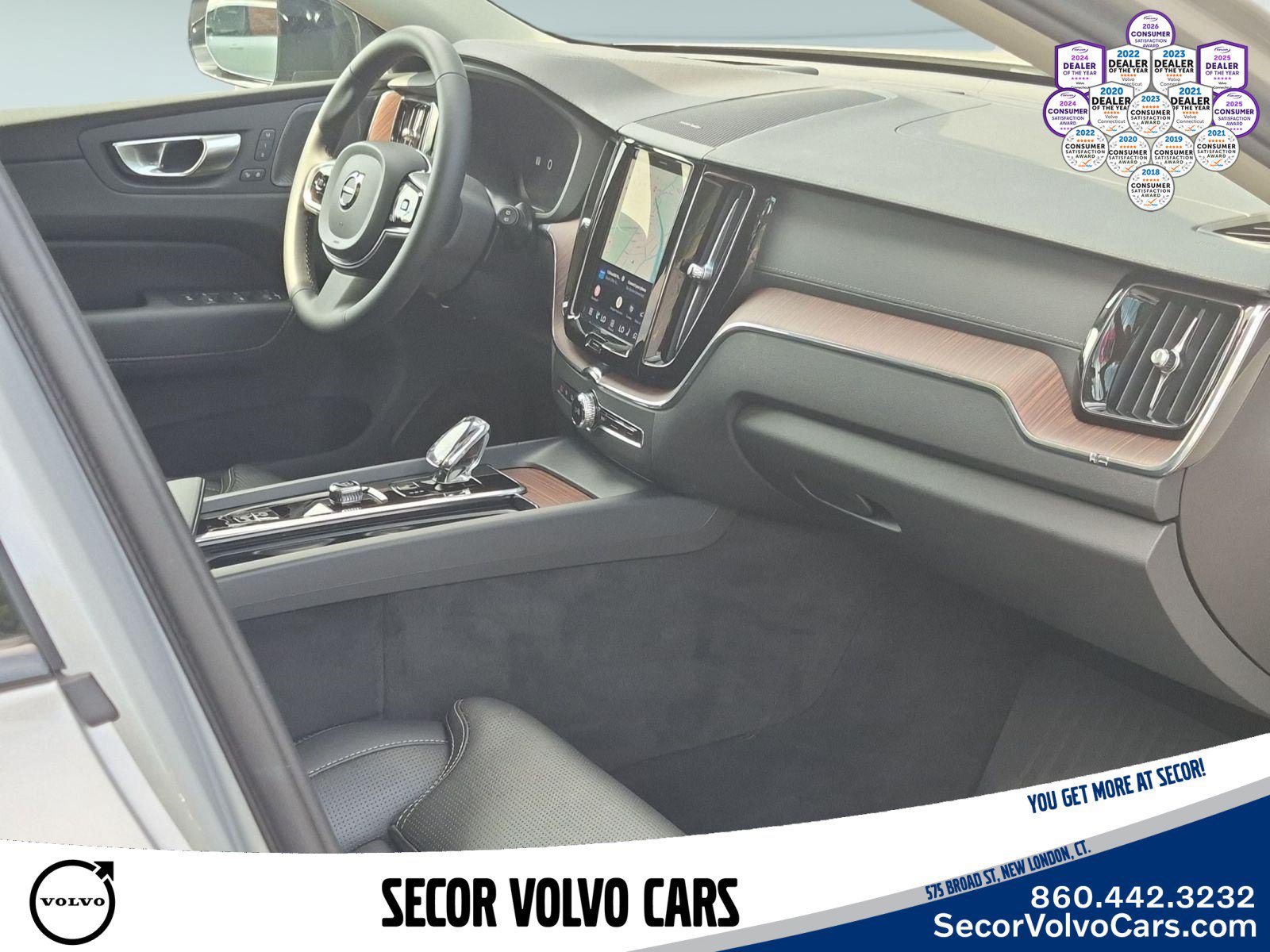 Used 2024 Volvo XC60 T8 Ultimate w/ Protection Package Premier AWD/4WD image 24