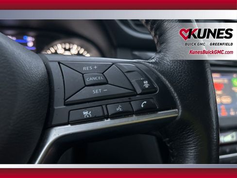 Used 2018 Nissan Rogue SL w/ Premium Package image 29