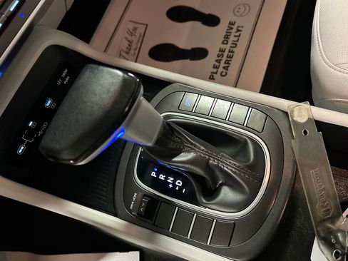 Used 2025 Hyundai Kona SEL FWD image 18