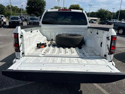 Used 2024 Nissan Frontier SV w/ Technology Package RWD image 26